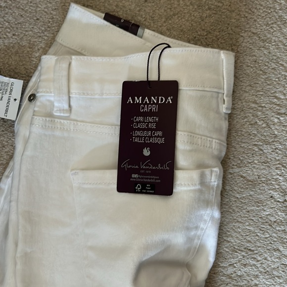 Gloria Vanderbilt White Denim Capris, Size 6 - Picture 2 of 2